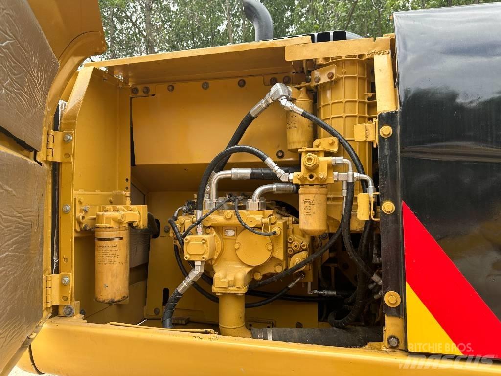 CAT 320D Pelle sur chenilles