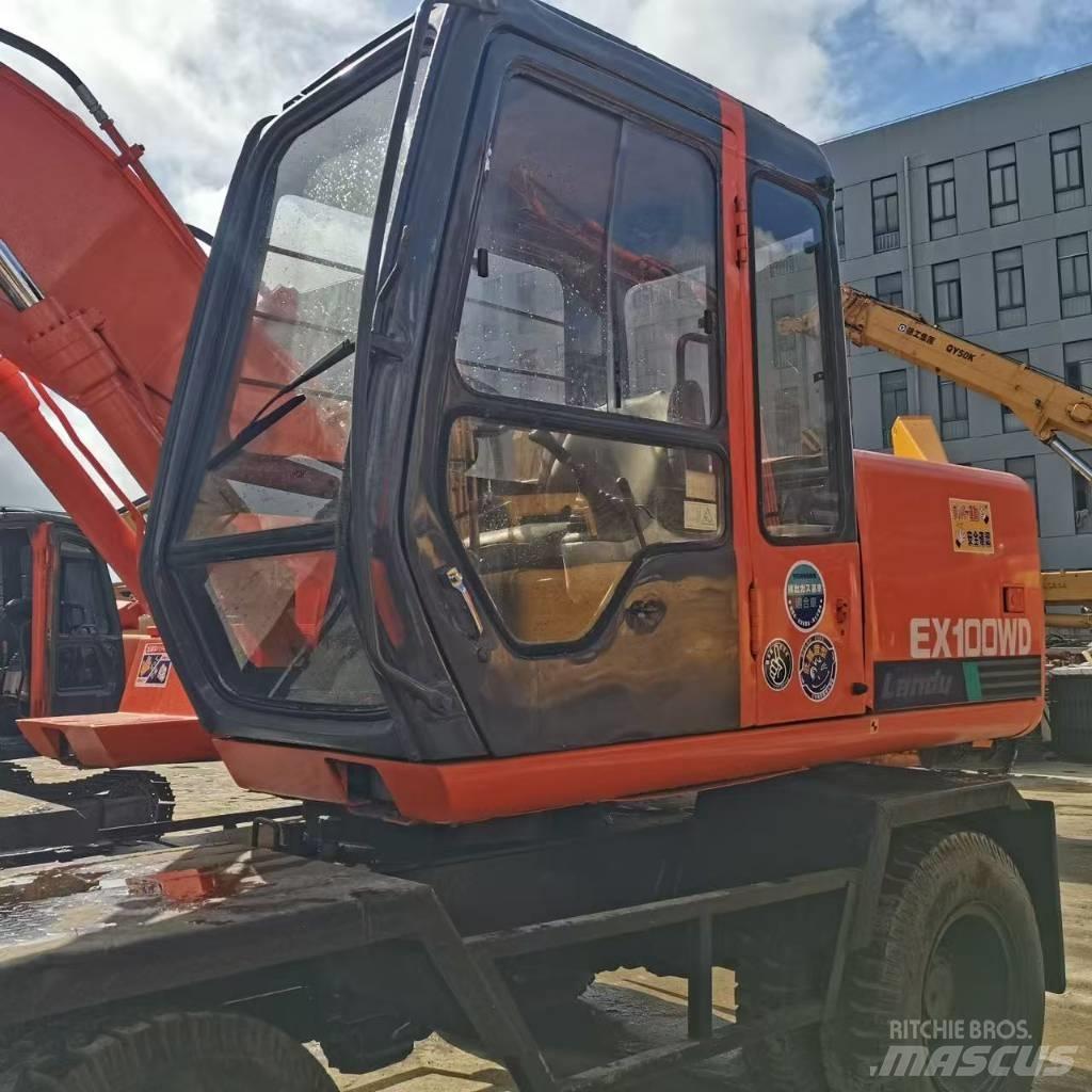 Hitachi EX 100 W D Pelle sur pneus