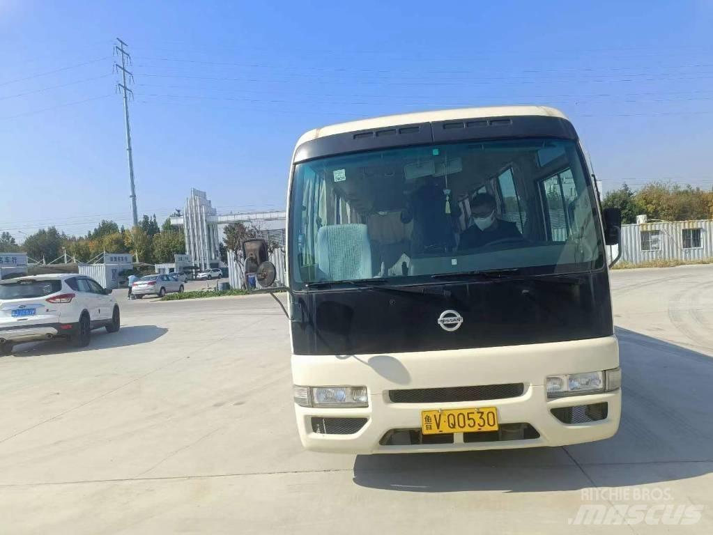 Nissan Civilian Autobus interurbain
