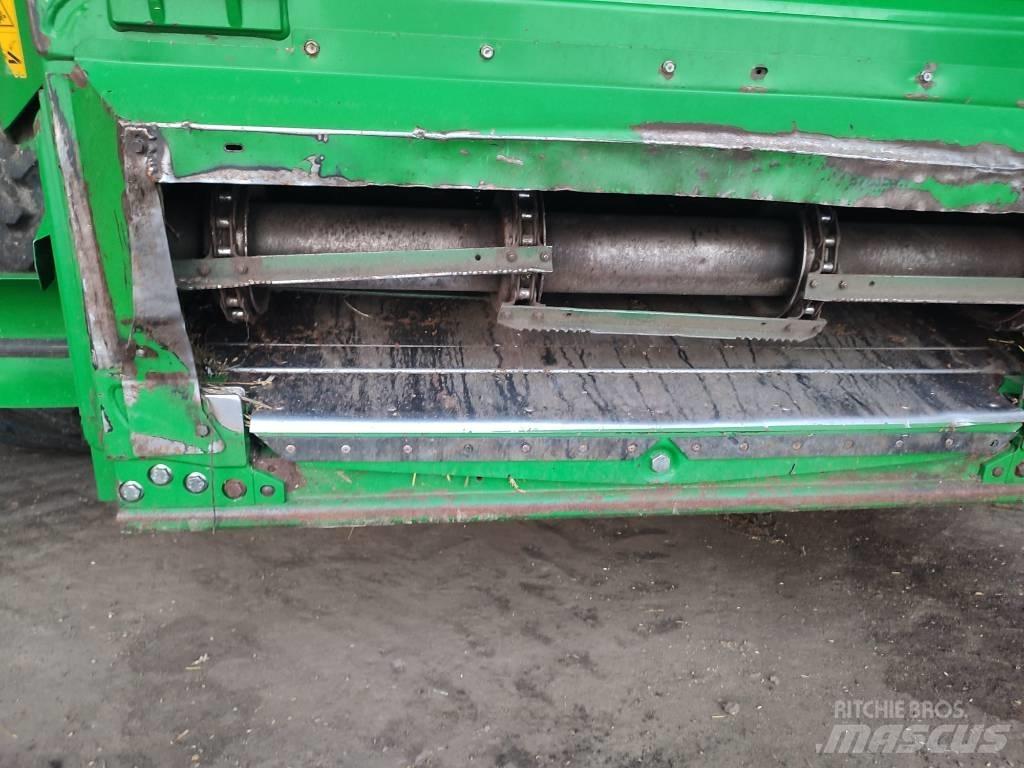 John Deere T 670 i Moissonneuse batteuse