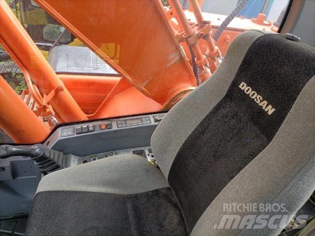 Doosan DX 300 Pelle sur chenilles
