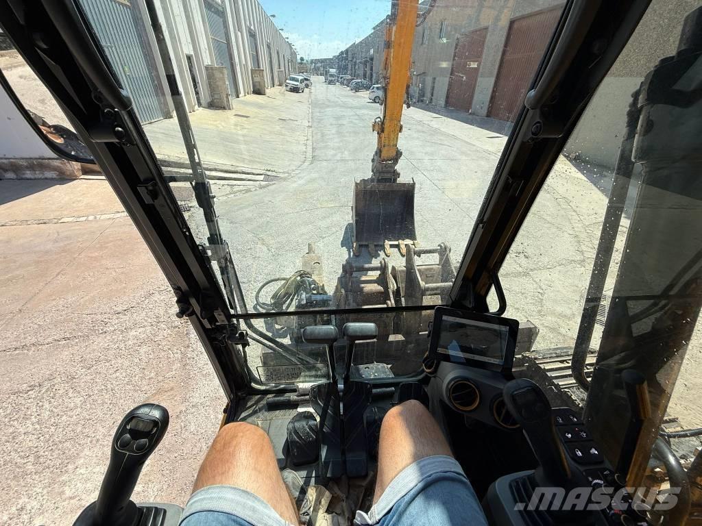 JCB 131 X LCD Pelle sur chenilles