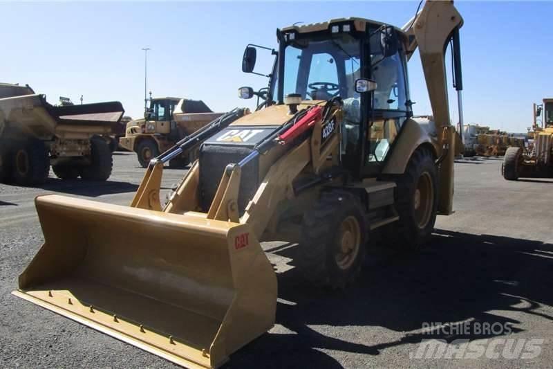 CAT 428F Tractopelle