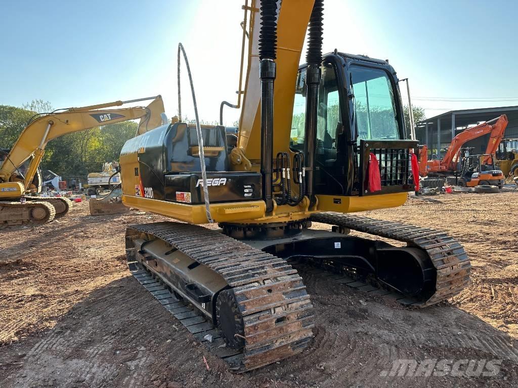 CAT 320 D L Pelle sur chenilles
