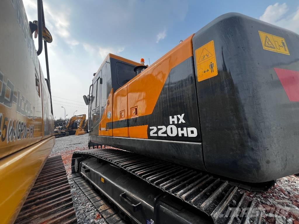 Hyundai HX 220HD Pelle sur chenilles