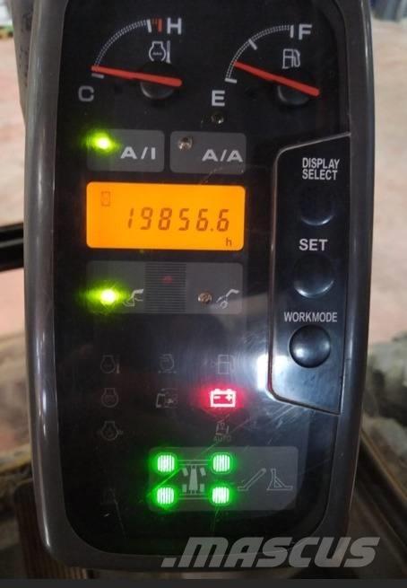 Hitachi ZX 210 W Pelle sur pneus