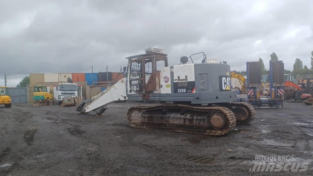 CAT 328 D L Pelle sur chenilles