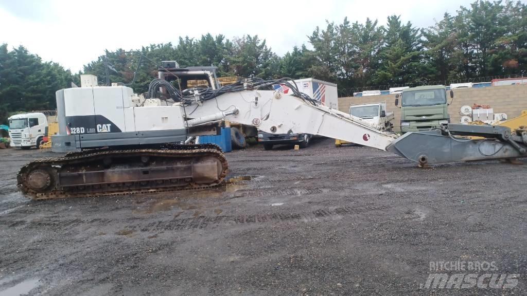 CAT 328 D L Pelle sur chenilles