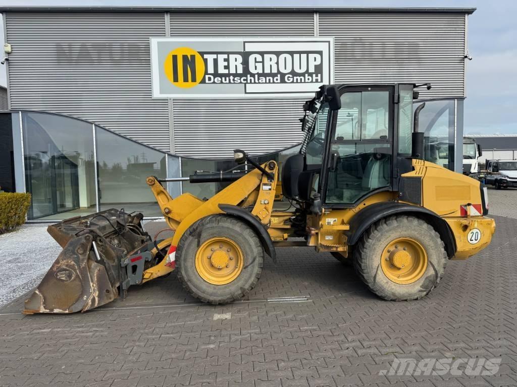 CAT 908 H Chargeuse sur pneus