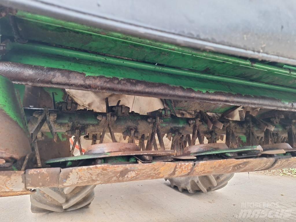 John Deere 131 Faucheuse-conditionneuse