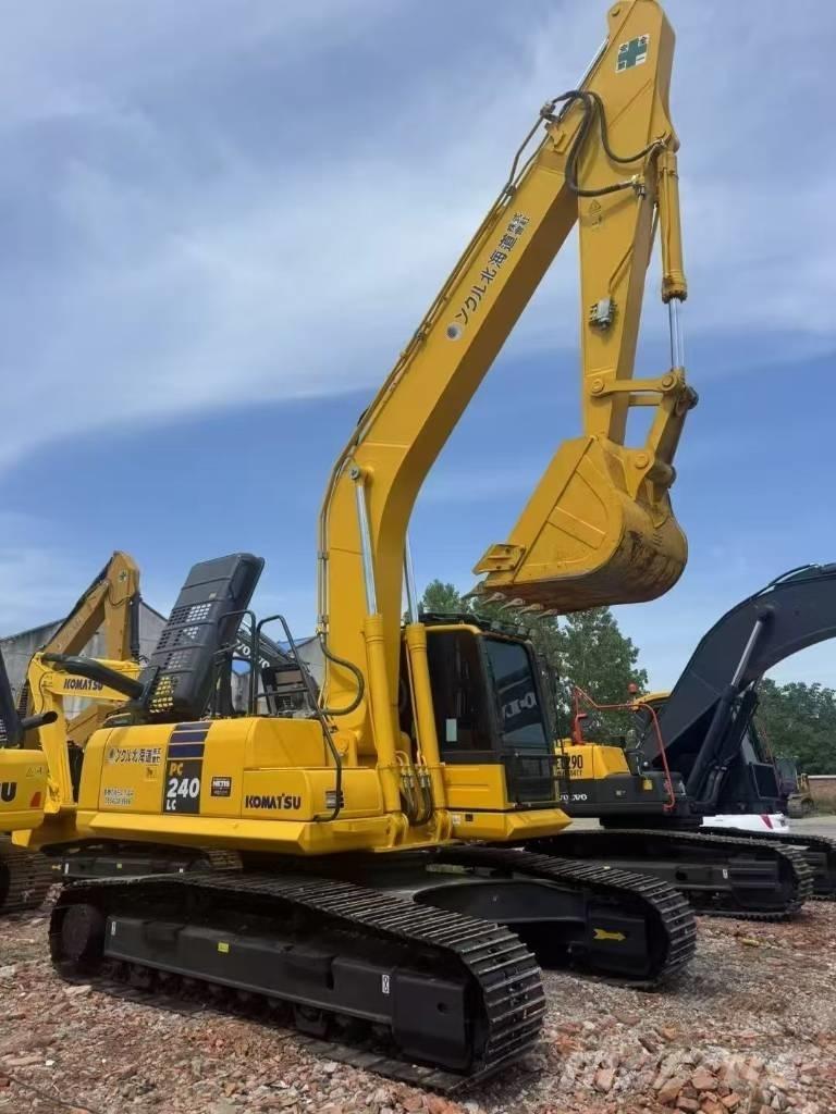 Komatsu 240LC-8 Pelle sur chenilles