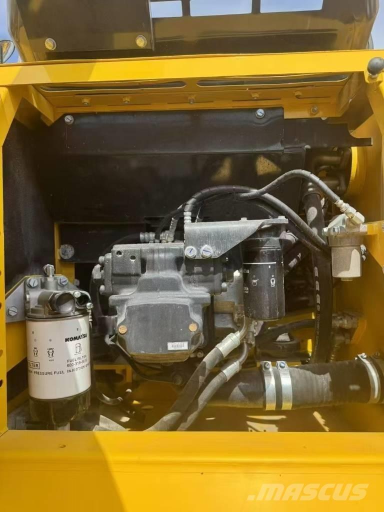Komatsu 240LC-8 Pelle sur chenilles