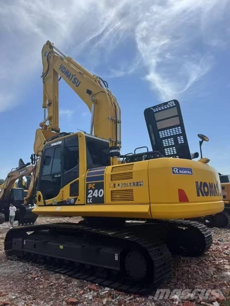 Komatsu 240LC-8 Pelle sur chenilles