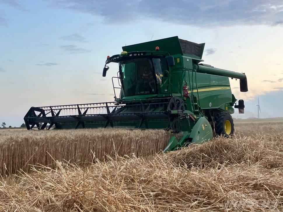 John Deere T 670 i Moissonneuse batteuse