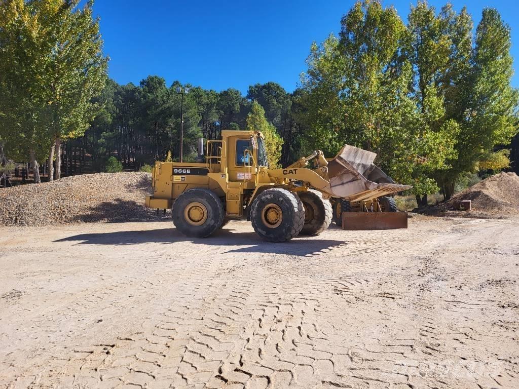 CAT 966E Chargeuse sur pneus