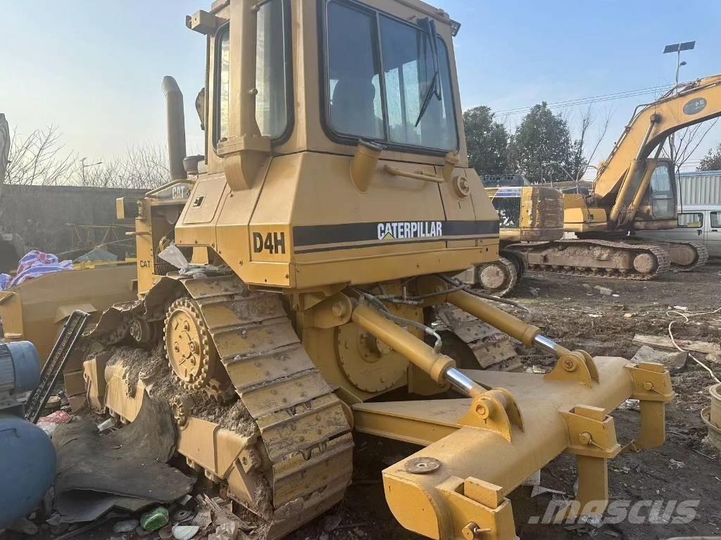 CAT D4H Bouteurs sur chenilles