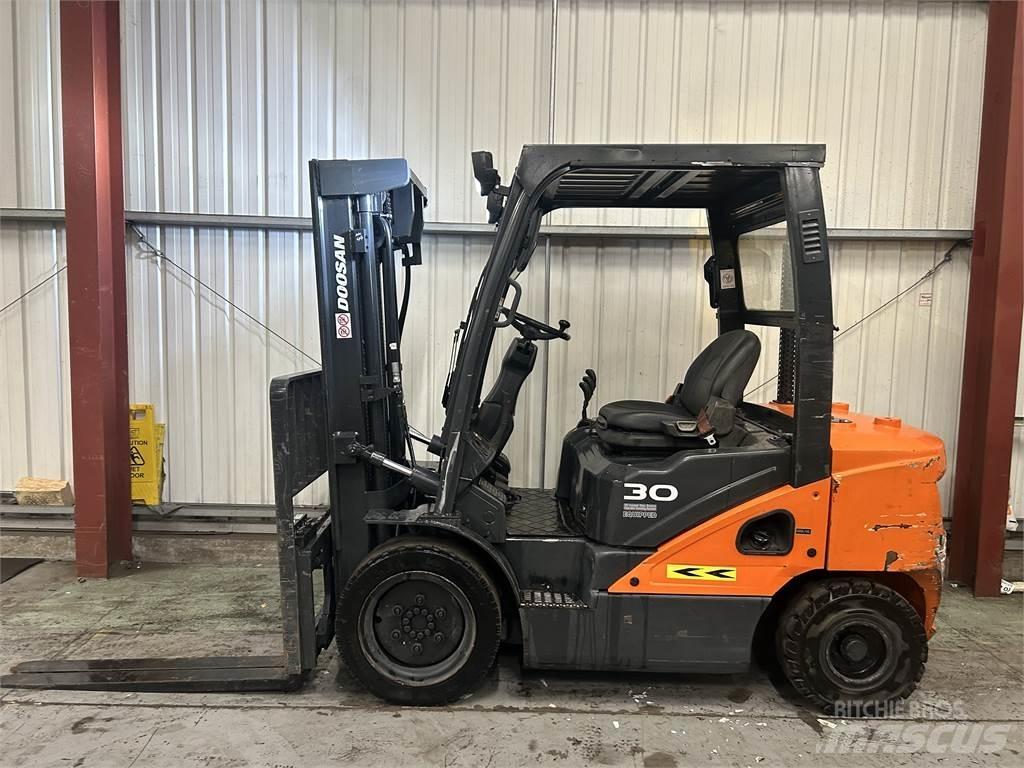 Doosan D30S-5 Chariots diesel