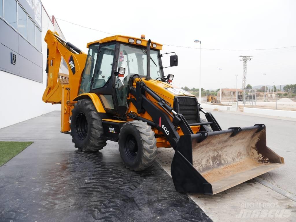 CAT 442 D Tractopelle