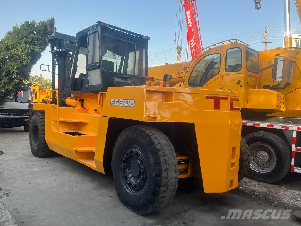 TCM FD 30 Chariots diesel