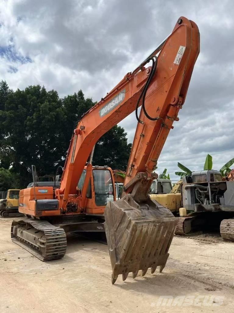 Doosan DX300LC Pelle sur chenilles
