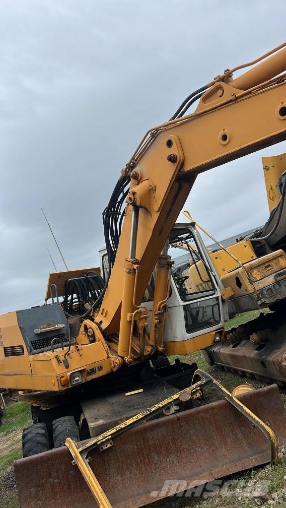 Liebherr A 922 Châssis et suspension