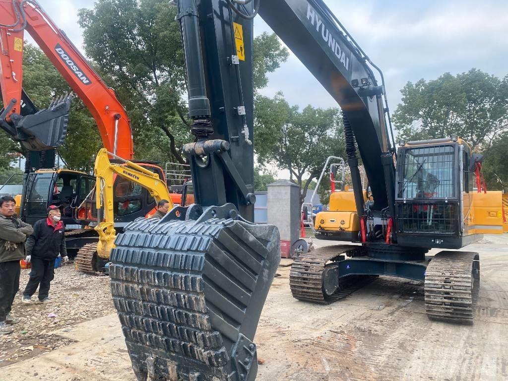 Hyundai R220LC-9S Pelle sur chenilles