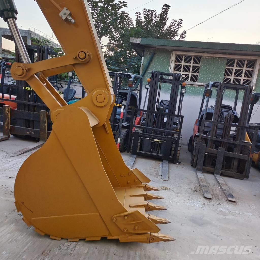 CAT 330 D 2 L Pelle sur chenilles