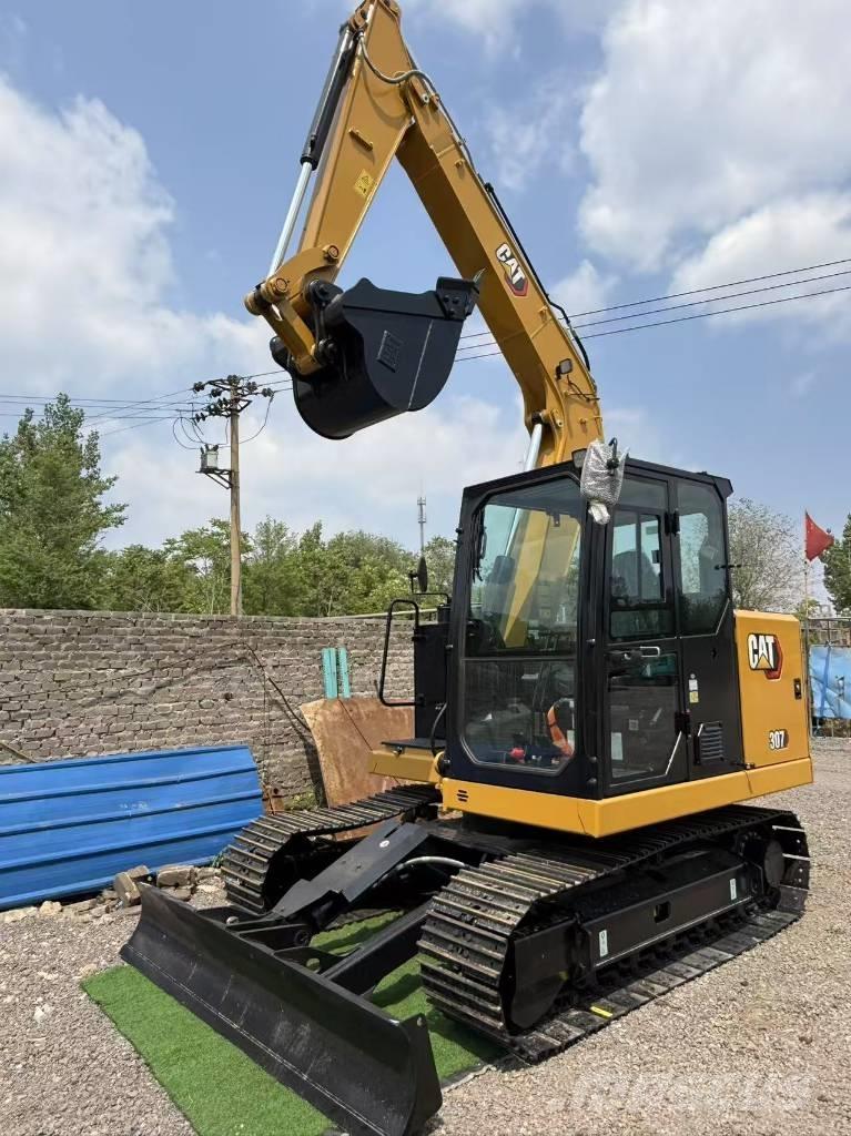 CAT 307 Pelle sur chenilles