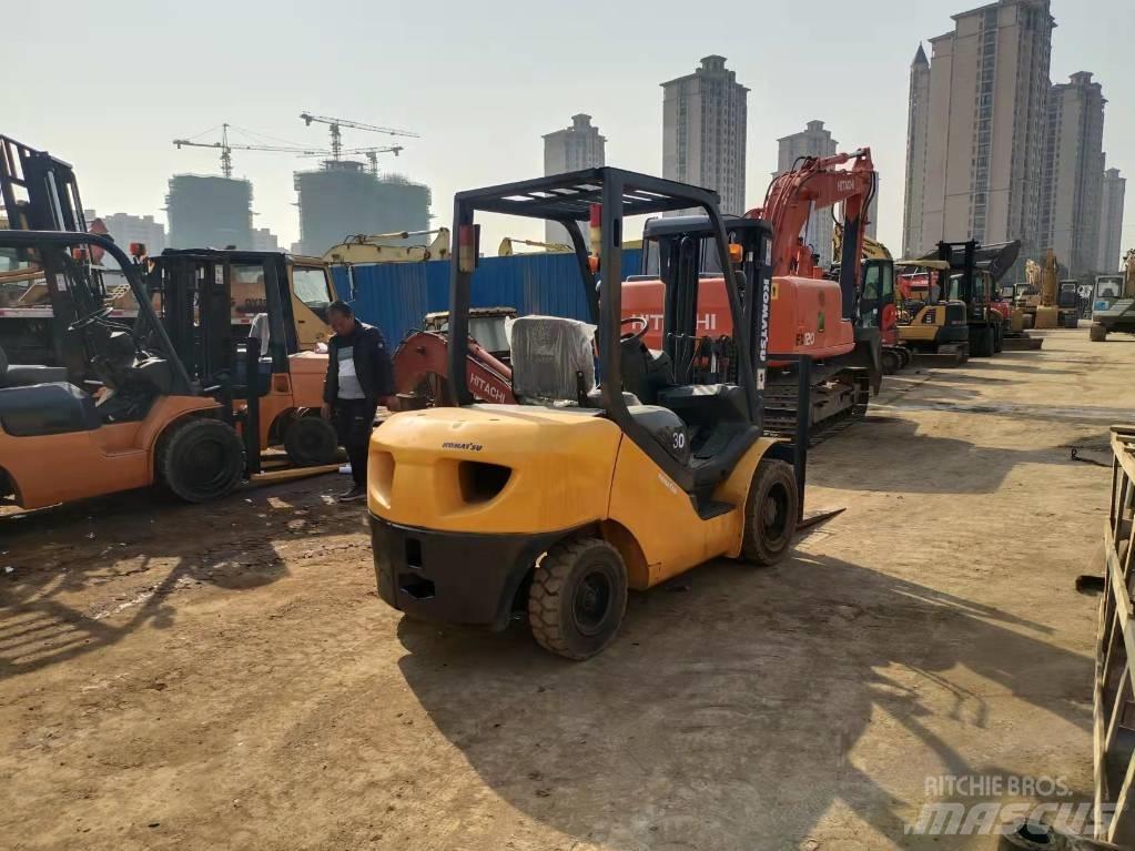 Komatsu FD 30 T-16 Chariots diesel