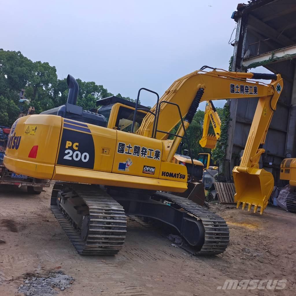 Komatsu PC 200 Pelle sur chenilles