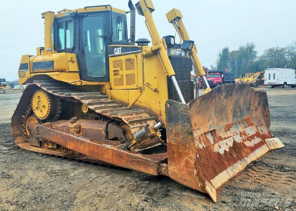 CAT D 6 R II Bouteurs sur chenilles