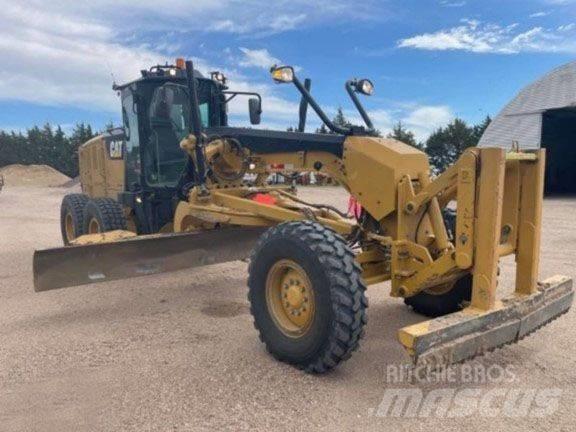 CAT 140 M 2 Niveleuse