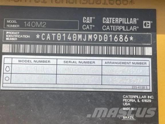 CAT 140 M 2 Niveleuse
