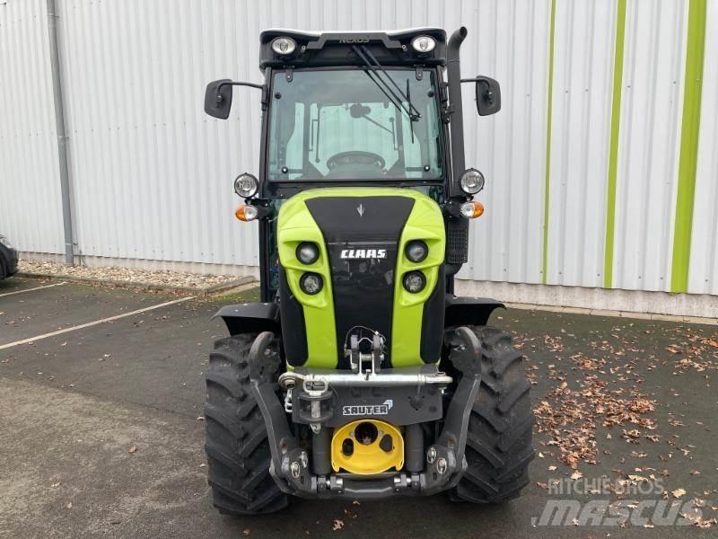 CLAAS NEXOS 240 M Tracteur