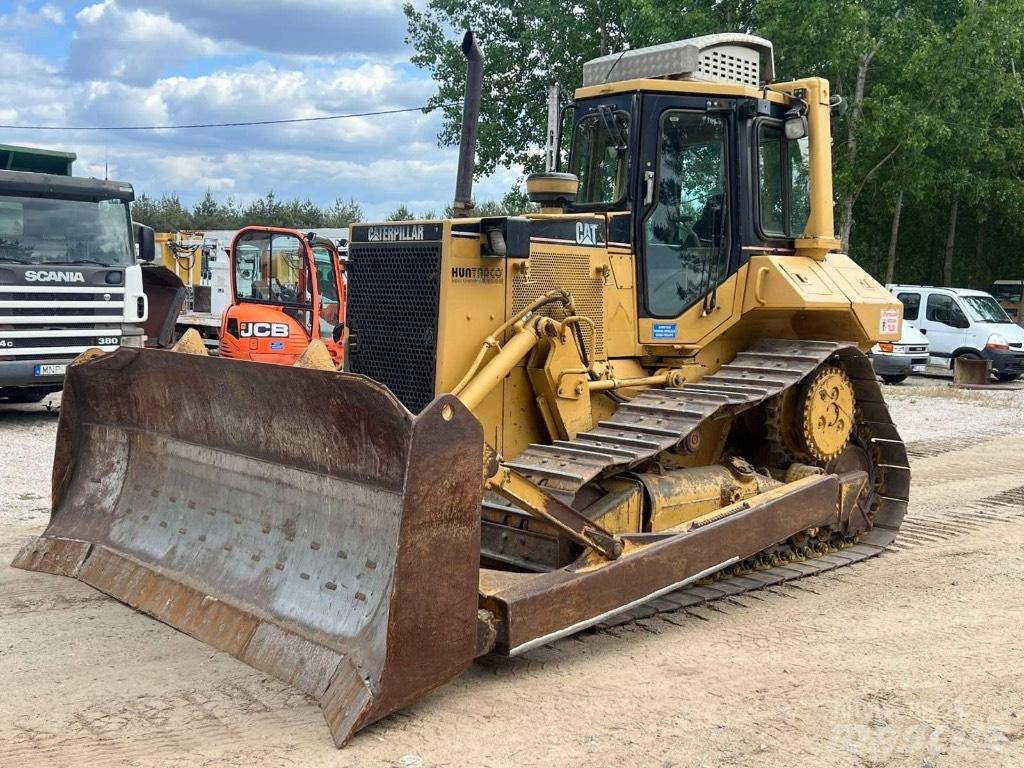 CAT D 6 M Bouteurs sur chenilles