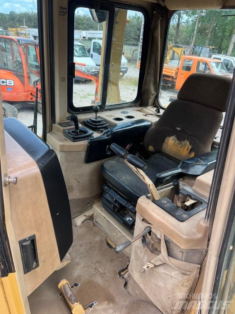 CAT D 6 M Bouteurs sur chenilles
