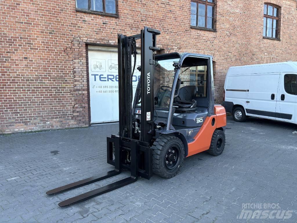 Toyota 06-8FDF30 Chariots diesel