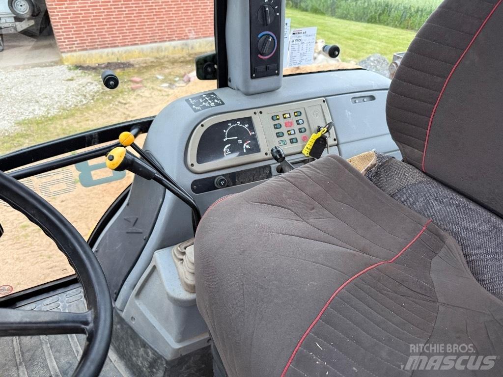 Fermec 860 Tractopelle
