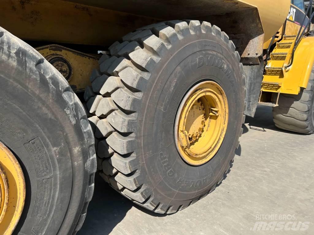 CAT 740 WATER TRUCK Camion citerne à eau