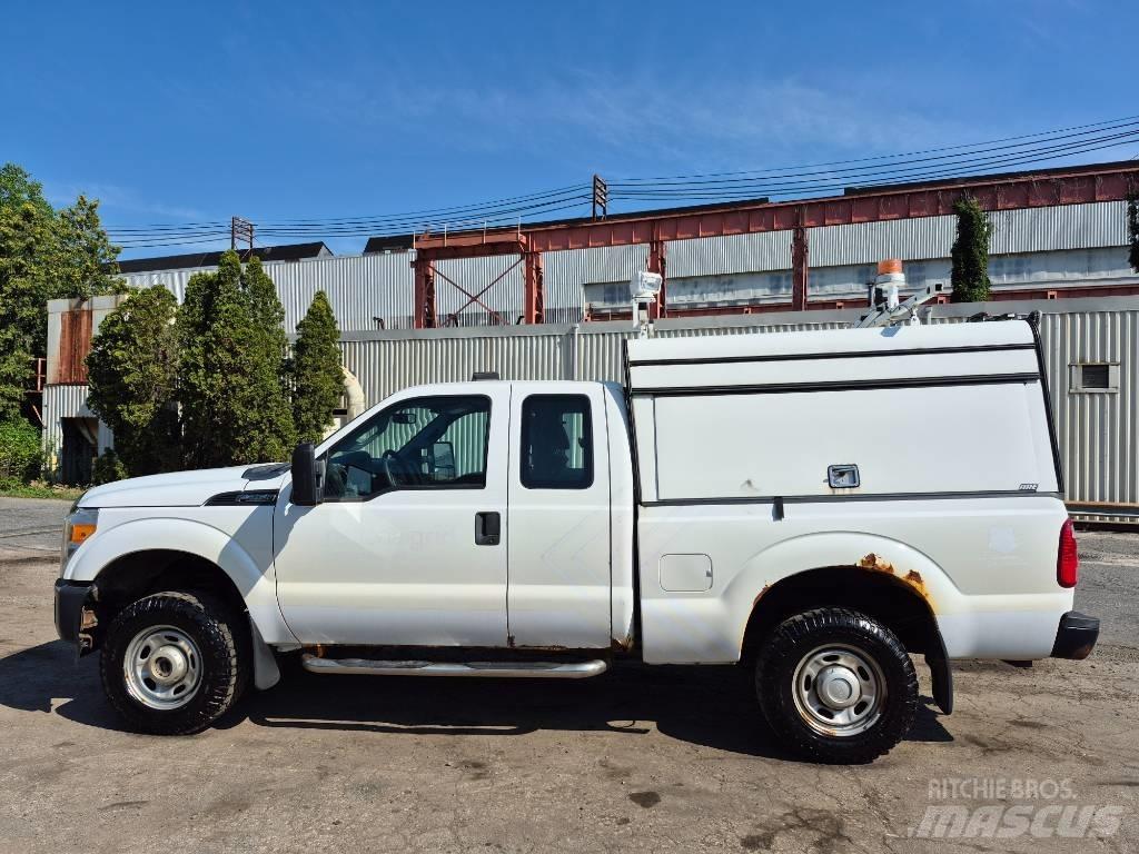 Ford F 250 Utilitaire benne