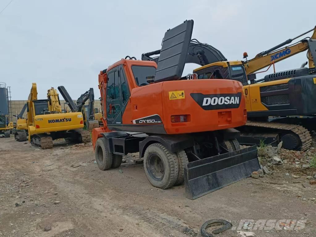 Doosan 150 W-7 Pelle sur pneus