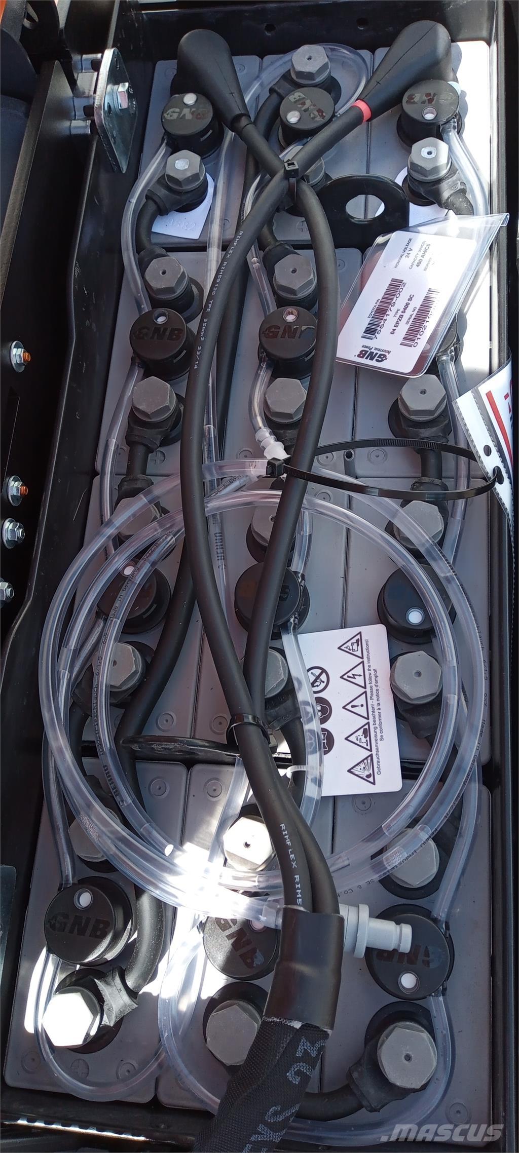 Toyota LPE 250 Gerbeur accompagnant