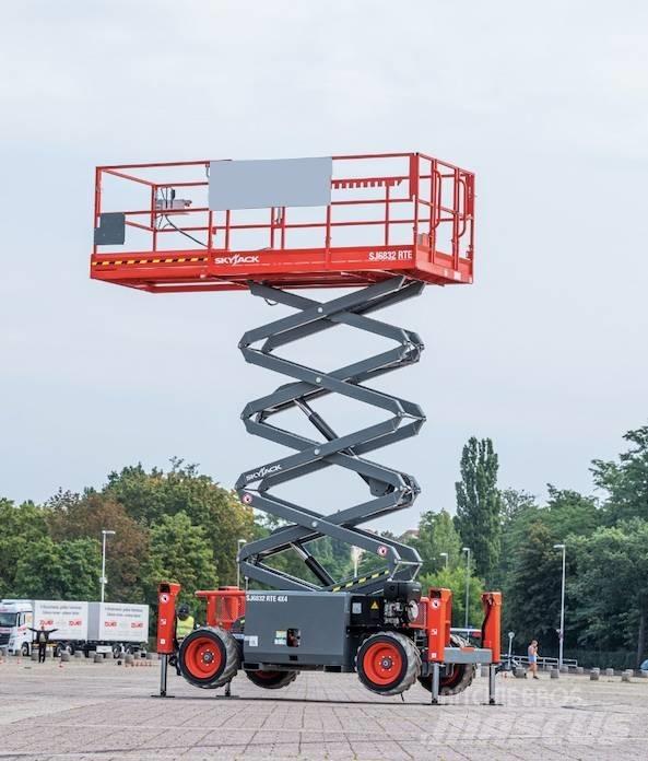 SkyJack 6832RTE Nacelle ciseaux