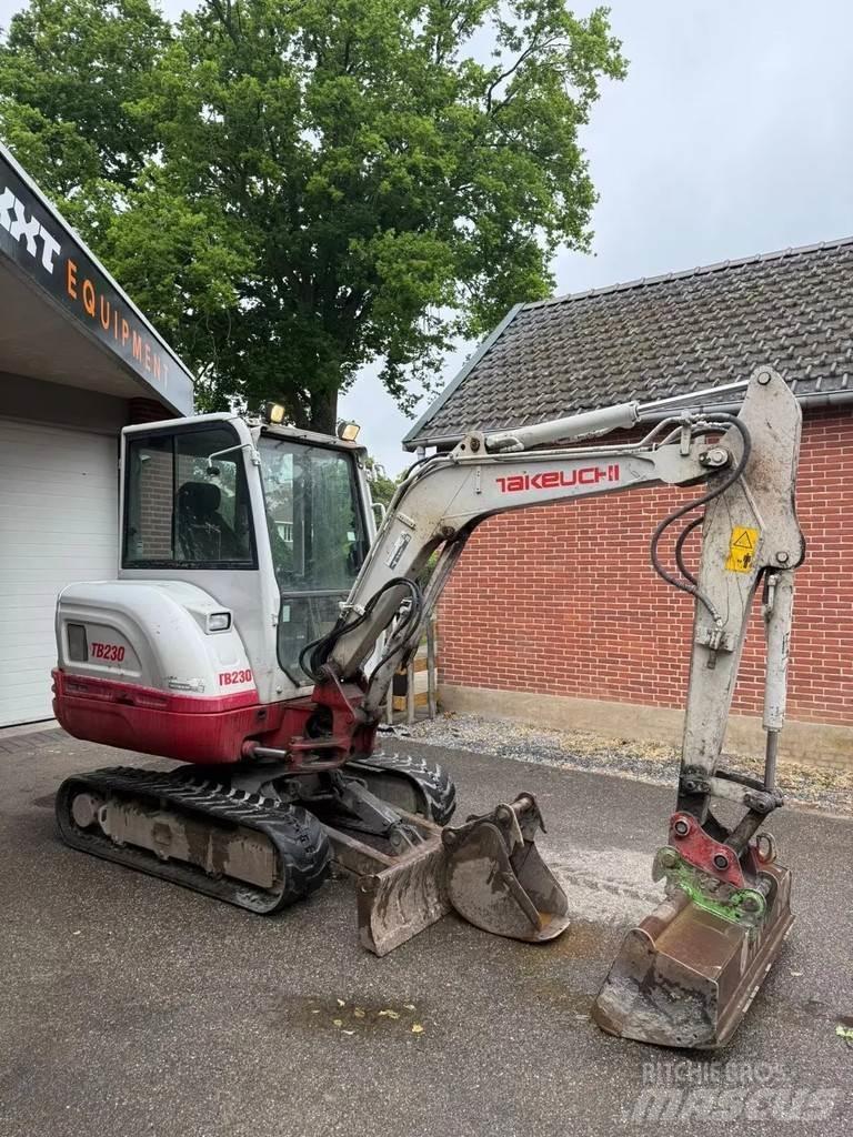 Takeuchi TB230 Mini pelle < 7t