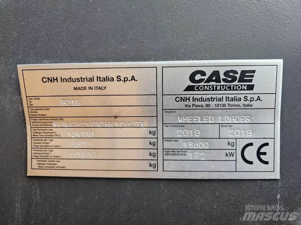 CASE 821G Chargeuse sur pneus
