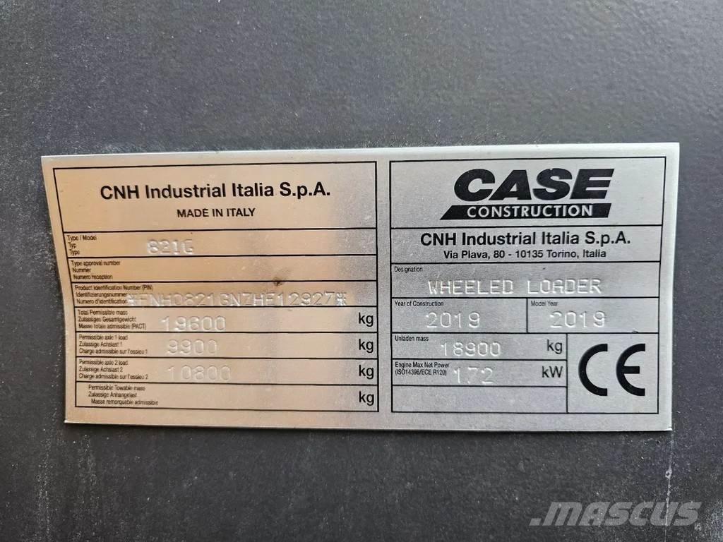 CASE 821G Chargeuse sur pneus