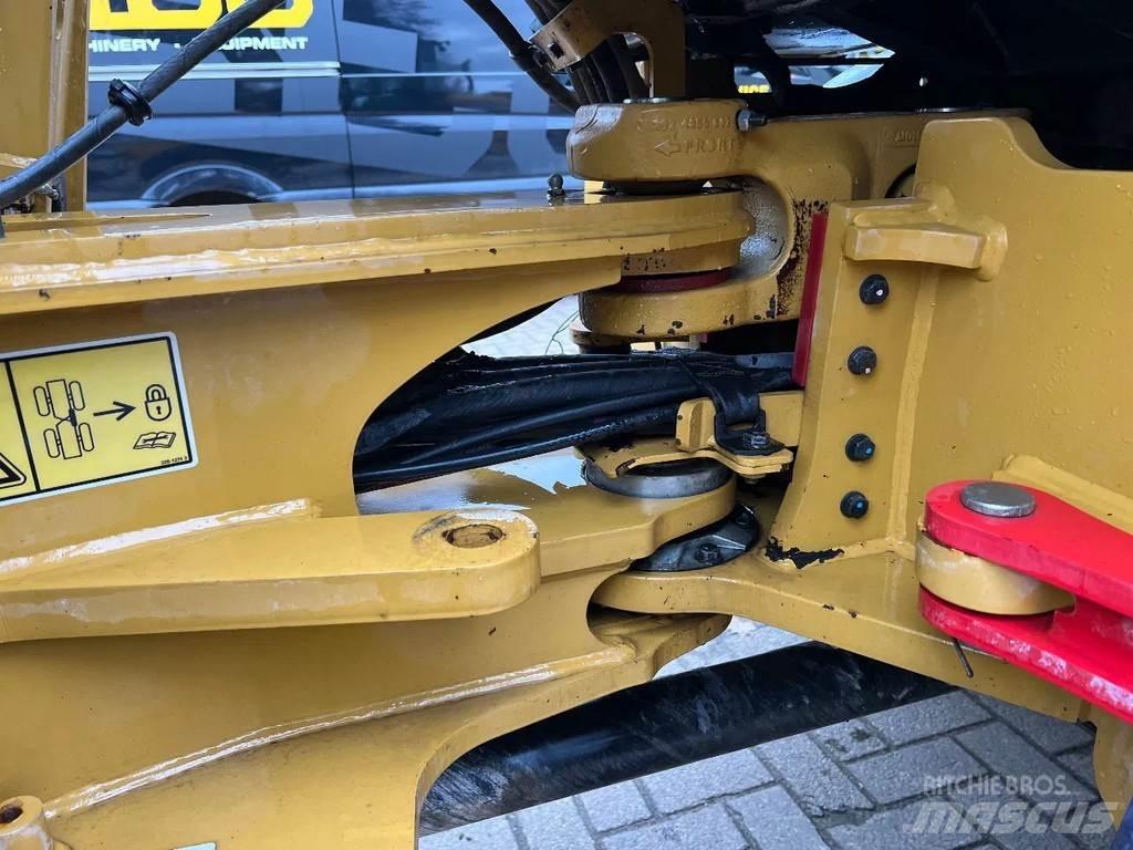CAT 908M Chargeuse sur pneus