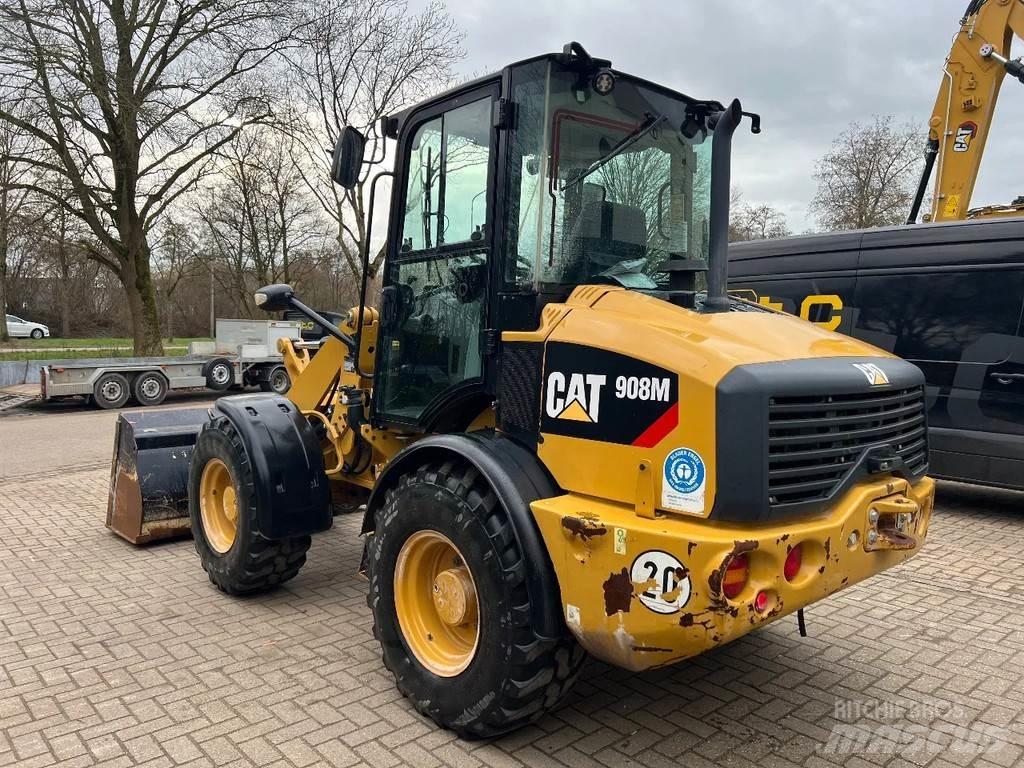 CAT 908M Chargeuse sur pneus