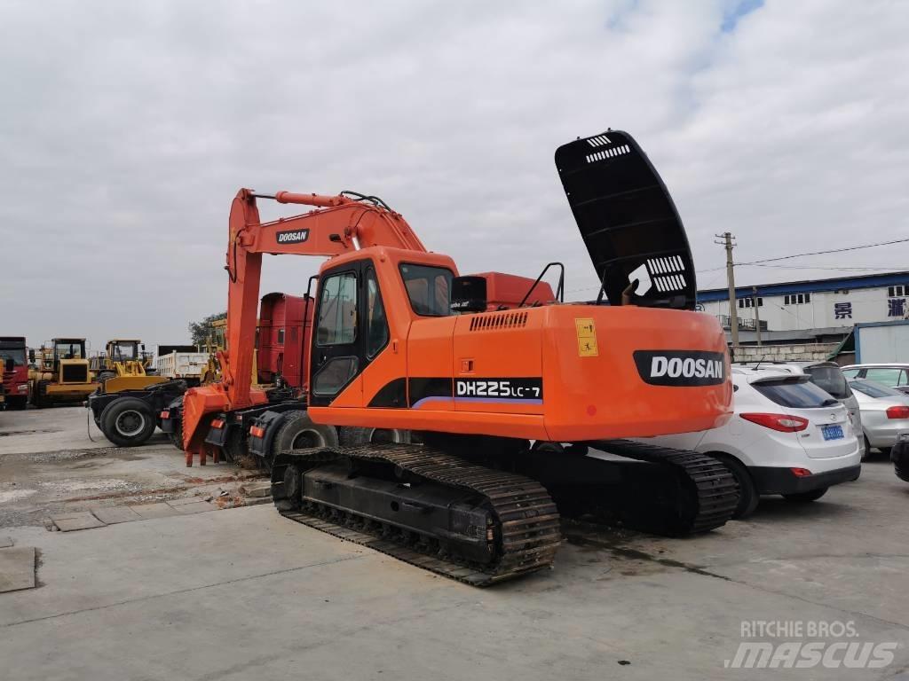 Doosan DH225 Pelle sur chenilles