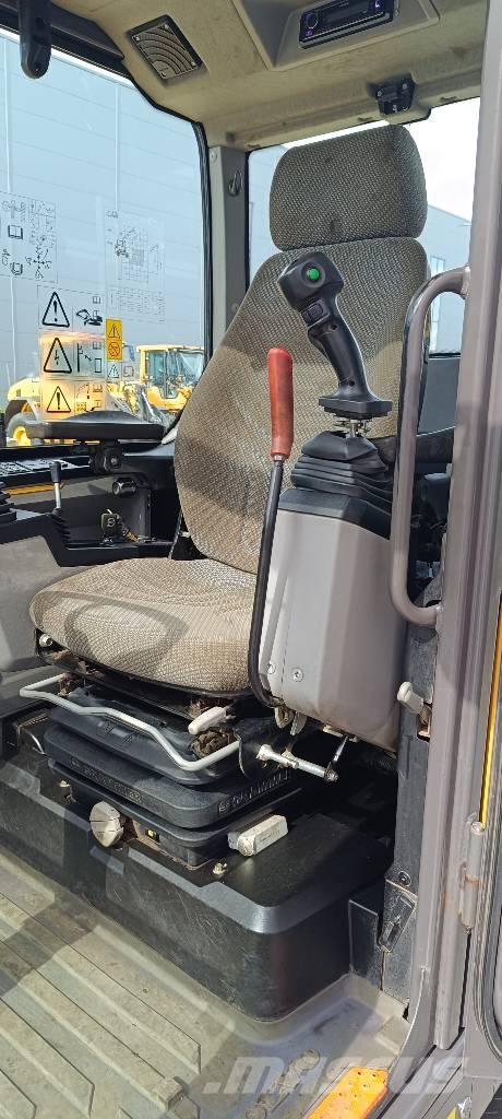 Volvo EW60E Pelle sur pneus